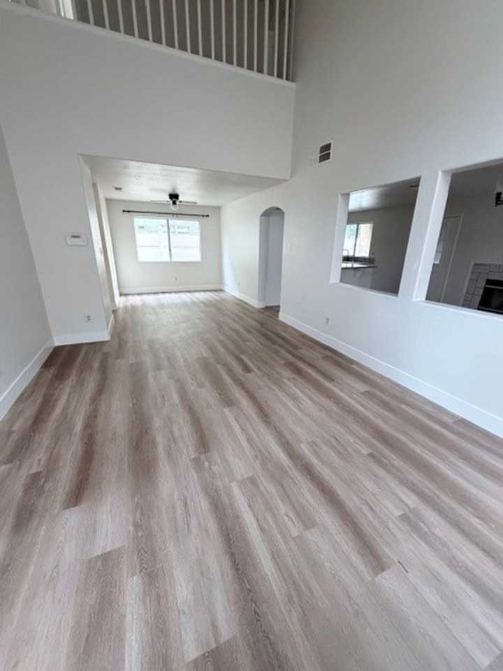 9405 Salinger St - Photo 2 of 15