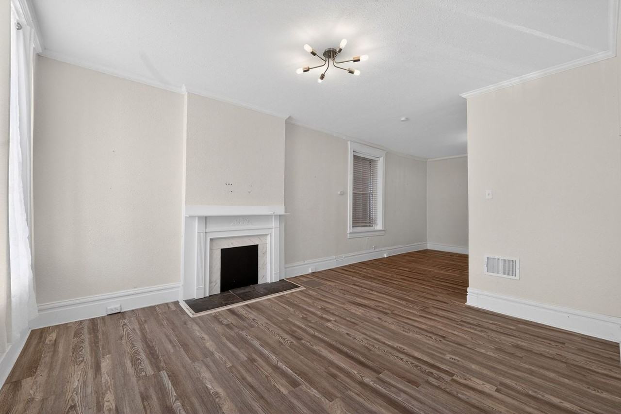 2918 Sidney St - Photo 5 of 25