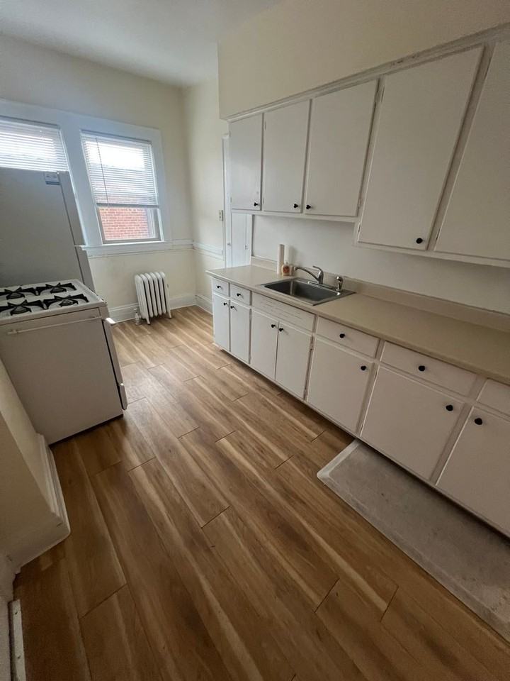 12497 Cedar Rd - Photo 2 of 15