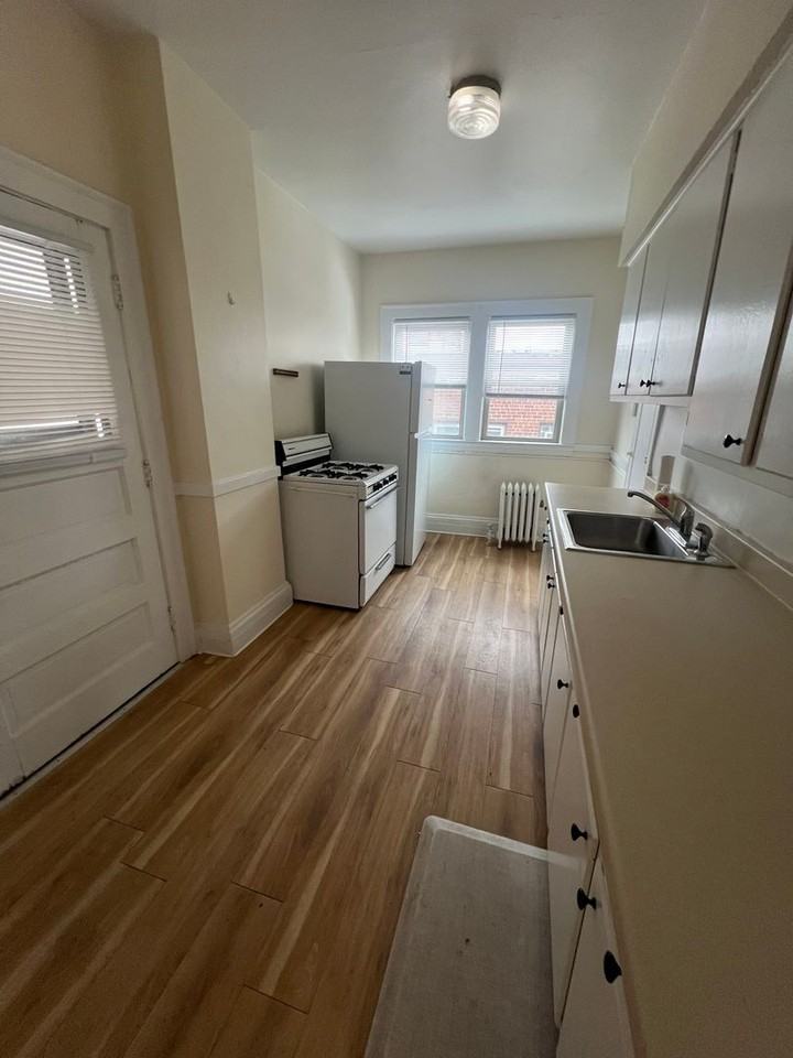 12497 Cedar Rd - Photo 3 of 15