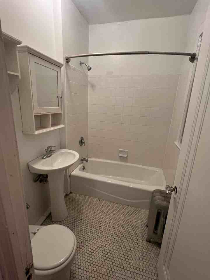 12491 Cedar Rd - Photo 3 of 10