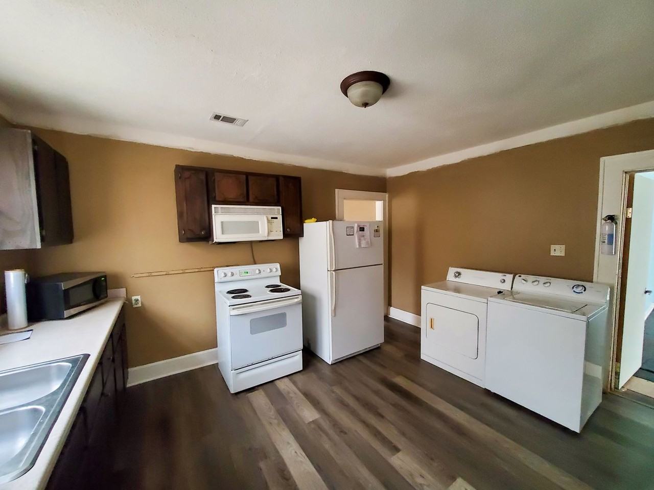 2120 Delesseps Ave - Photo 2 of 6