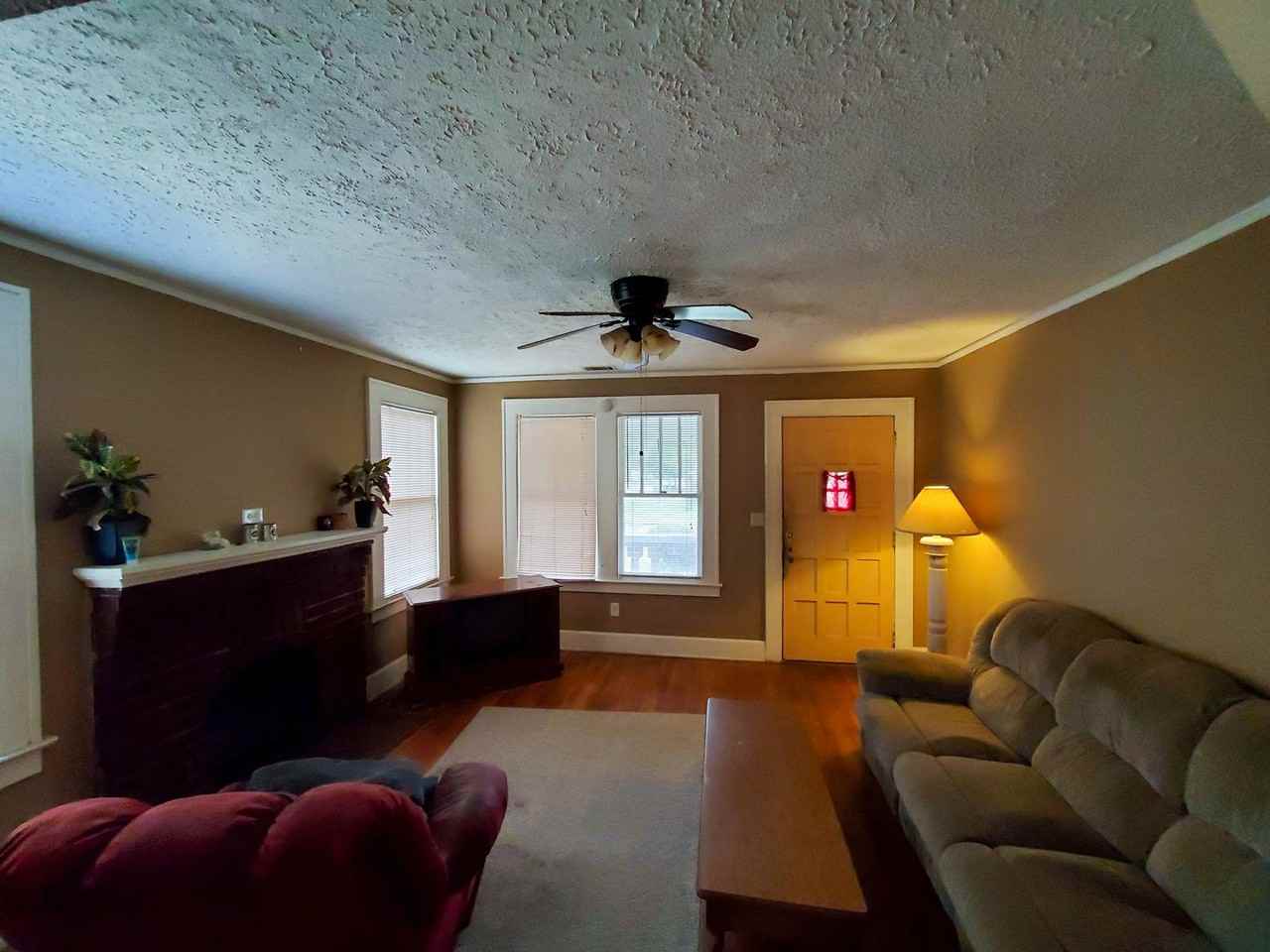 2120 Delesseps Ave - Photo 3 of 6