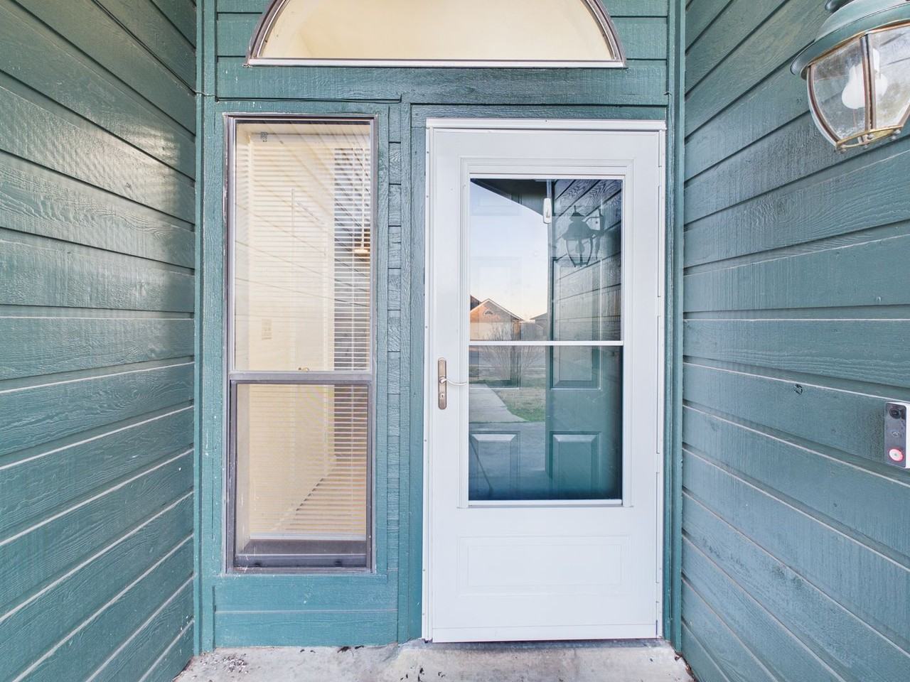 3904 Sw Parkridge Blvd - Photo 4 of 50