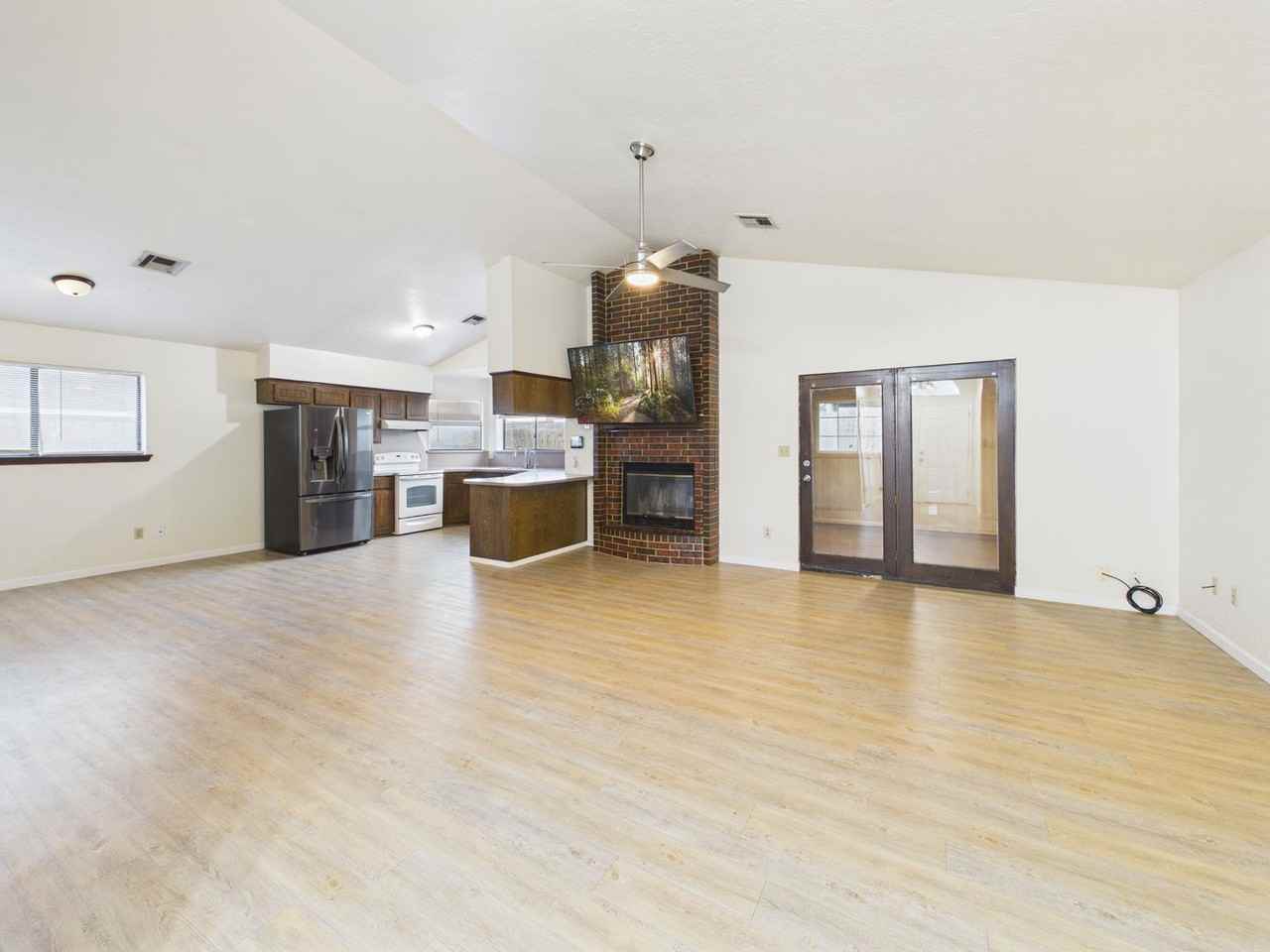 3904 Sw Parkridge Blvd - Photo 7 of 50