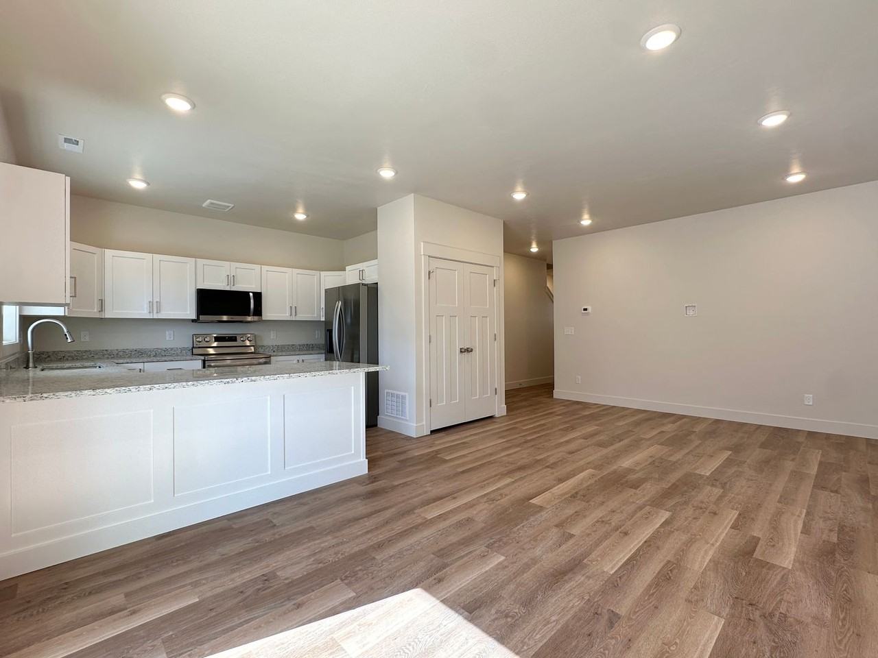 499 Furrow Dr - Photo 7 of 27