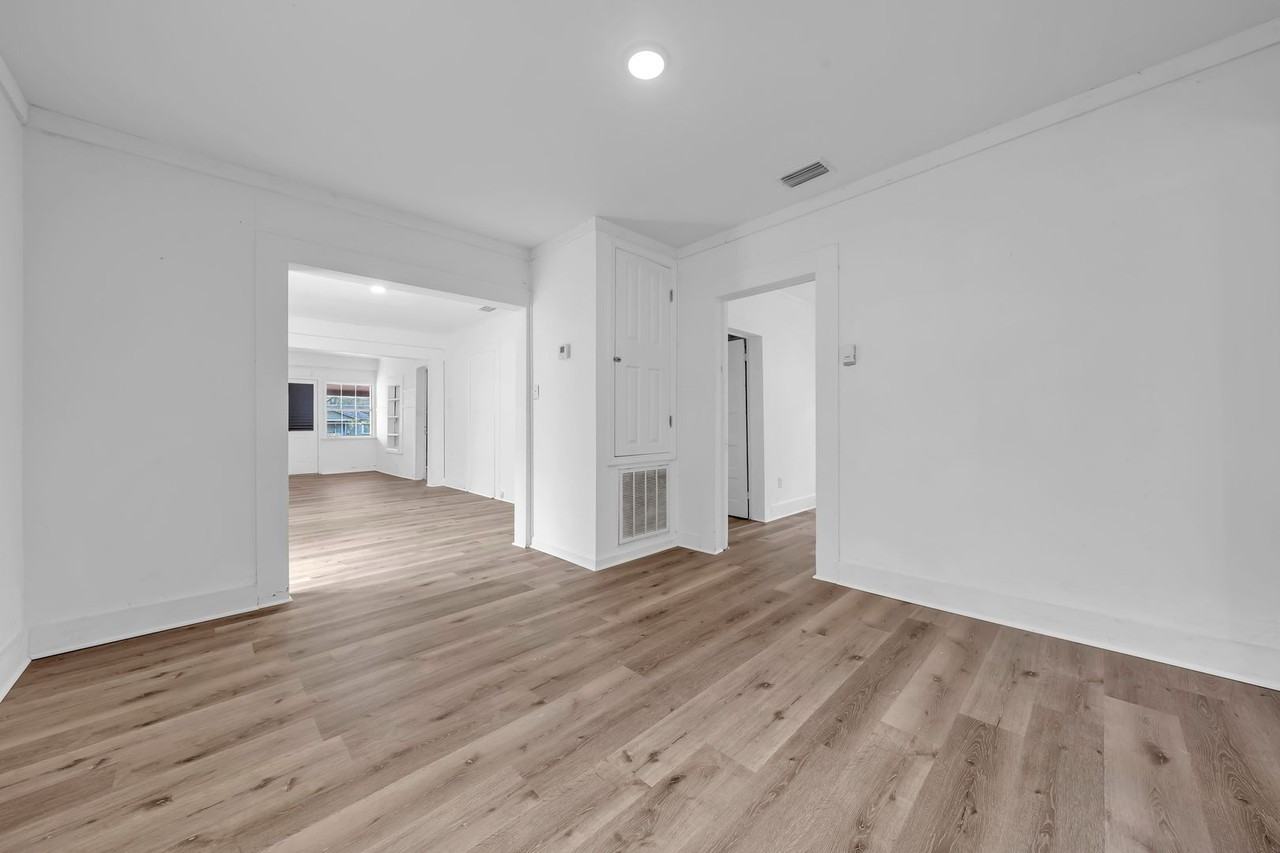 2528 Pleasant Valley Rd - Photo 3 of 19