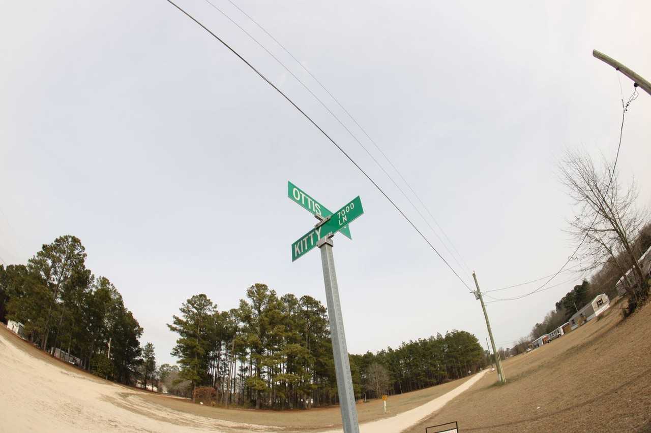 7025 Ottis Ln - Photo 7 of 24