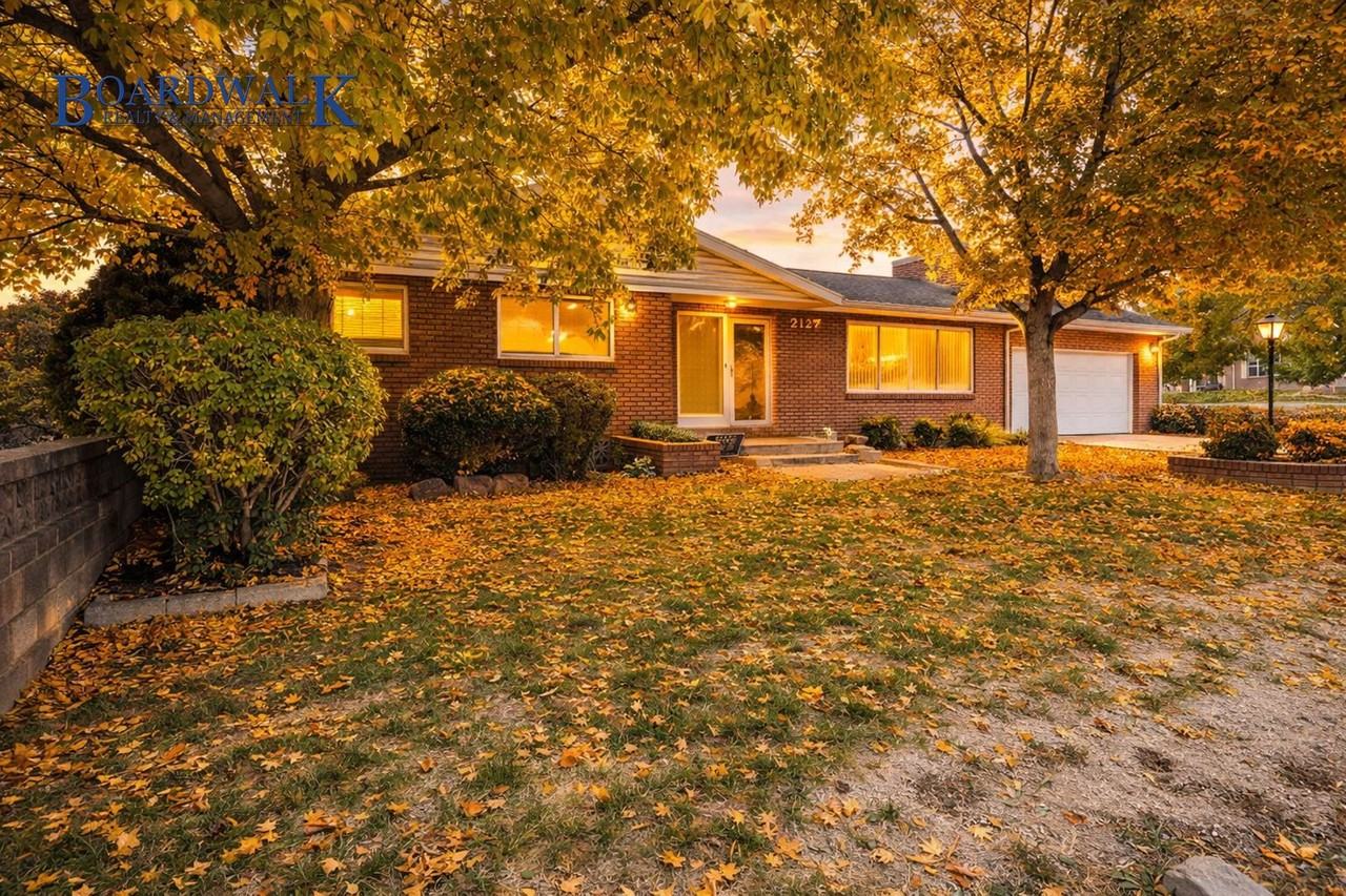 2127 E Evergreen Ave - Photo 2 of 20