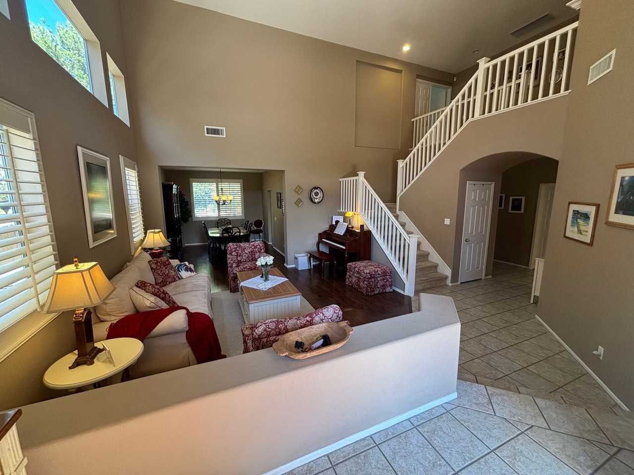 25659 Hood Way - Photo 4 of 31