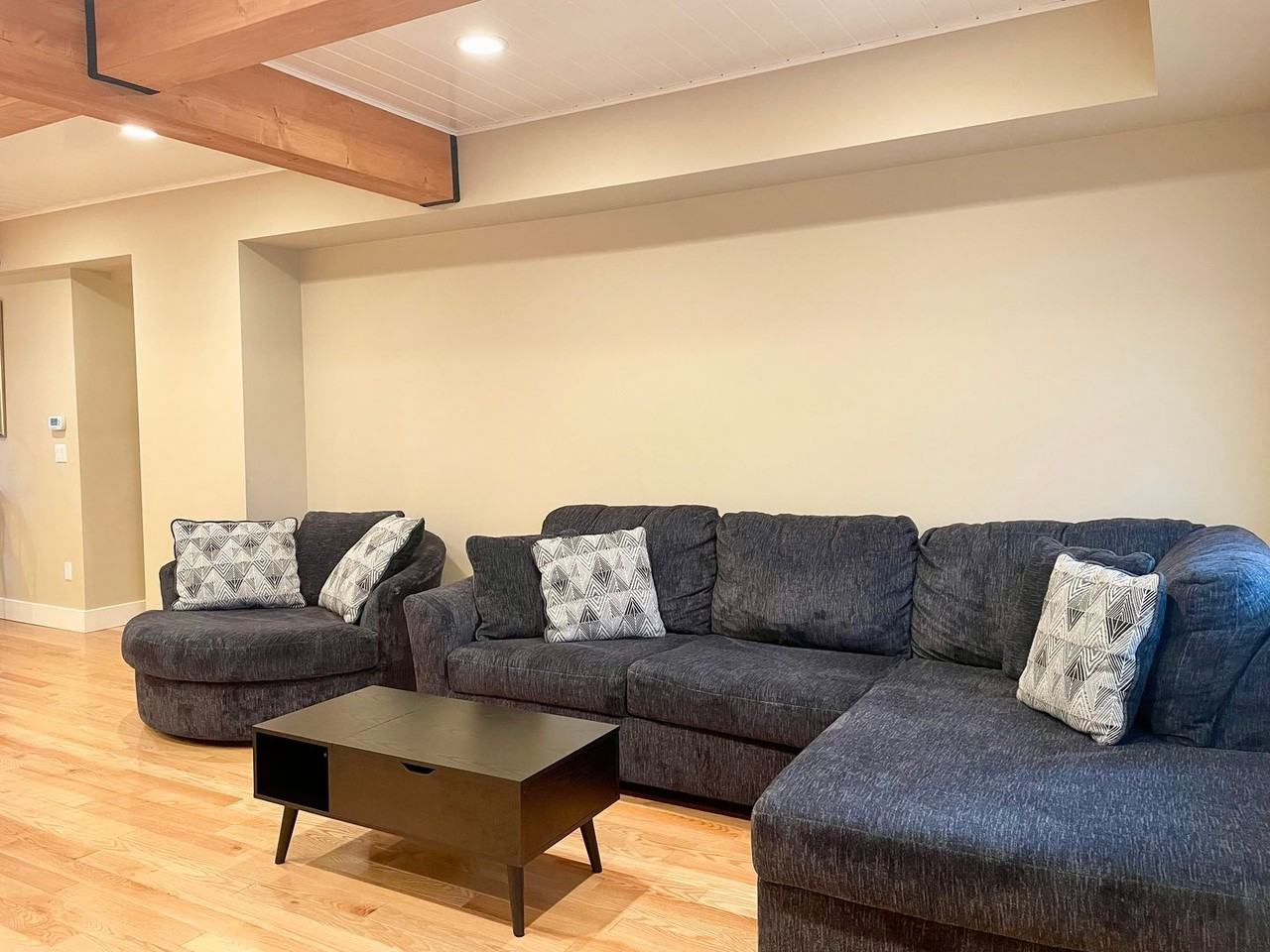 810 W C St - Photo 5 of 22