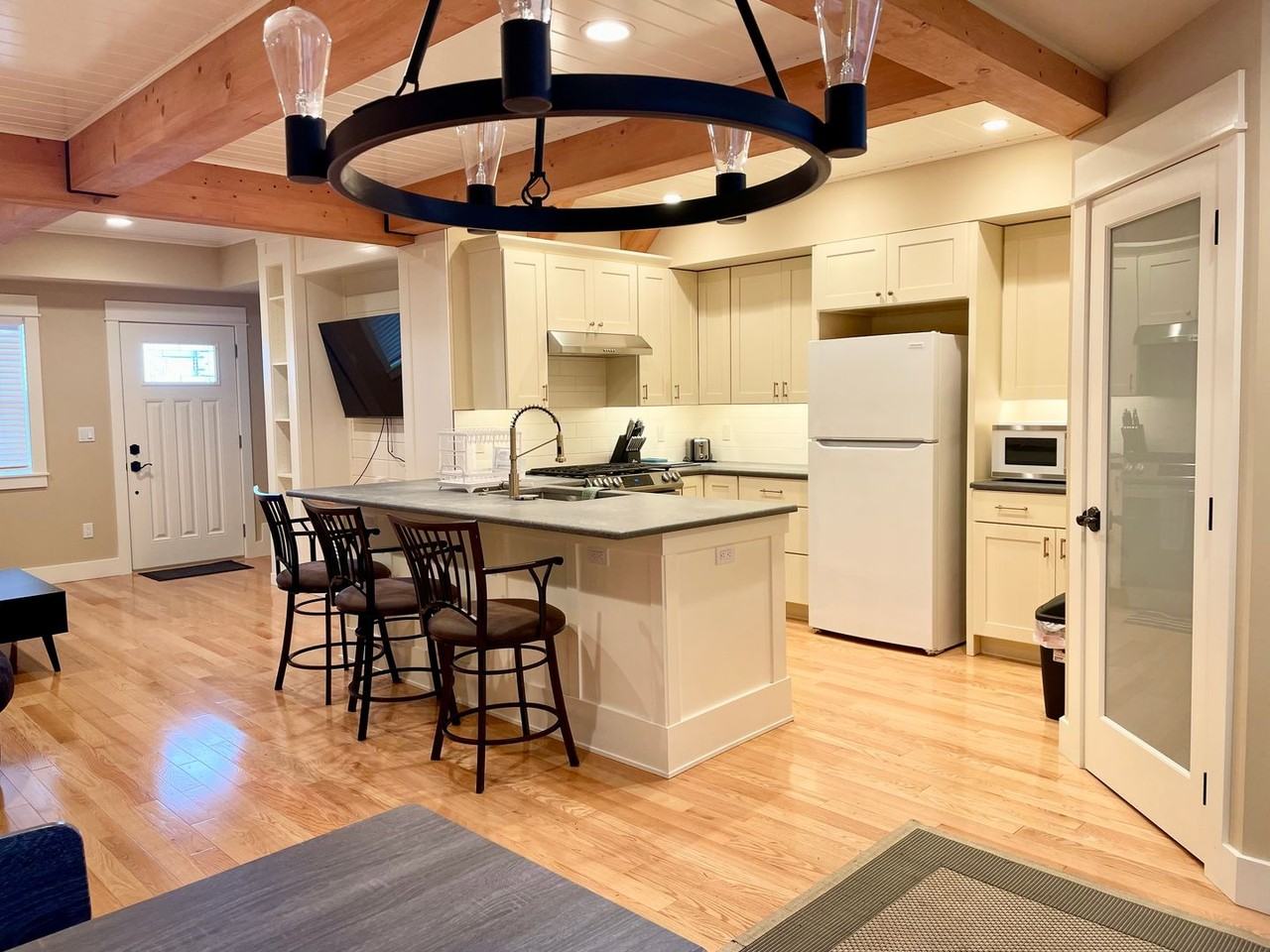 810 W C St - Photo 6 of 22