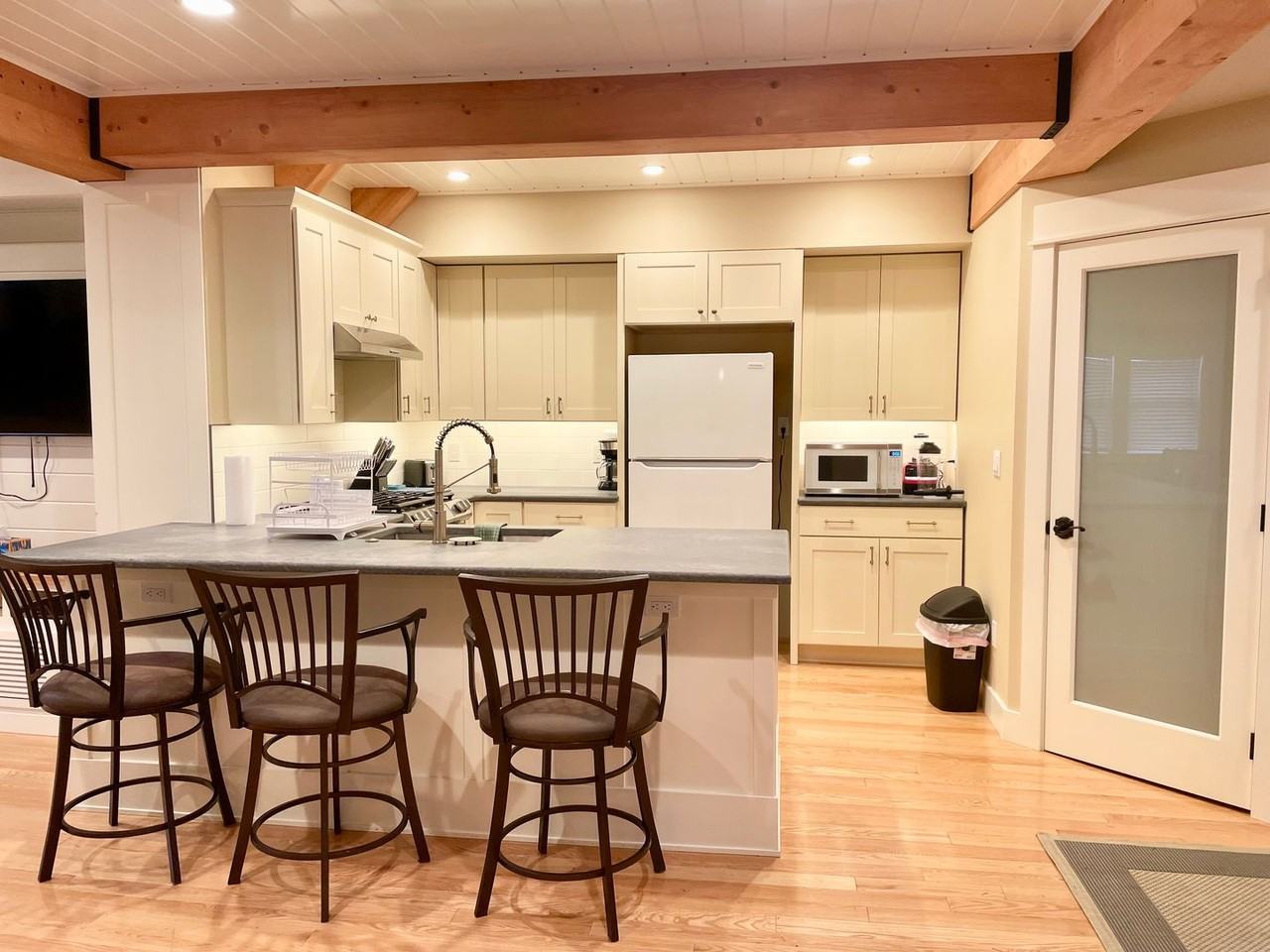 810 W C St - Photo 7 of 22