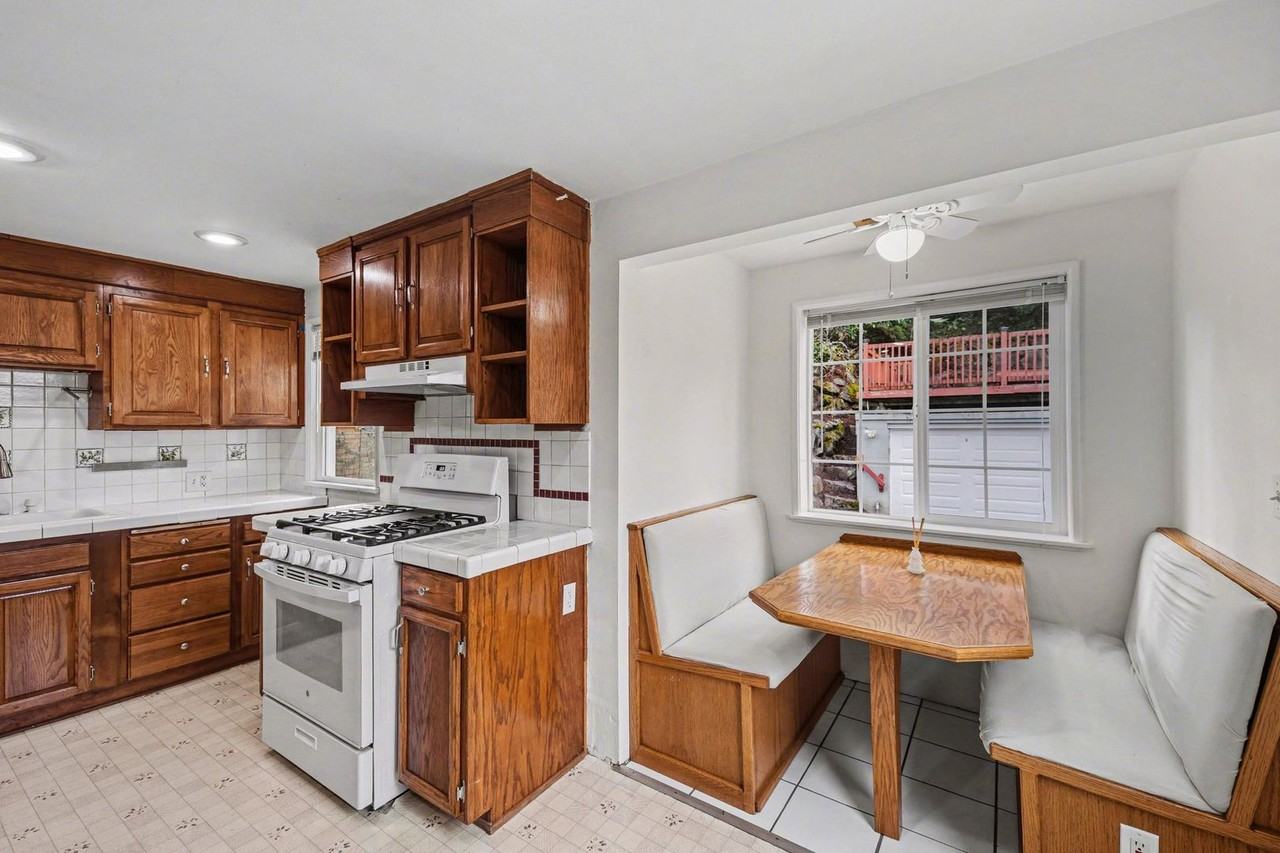 7147 29th Ave Sw - Photo 6 of 21