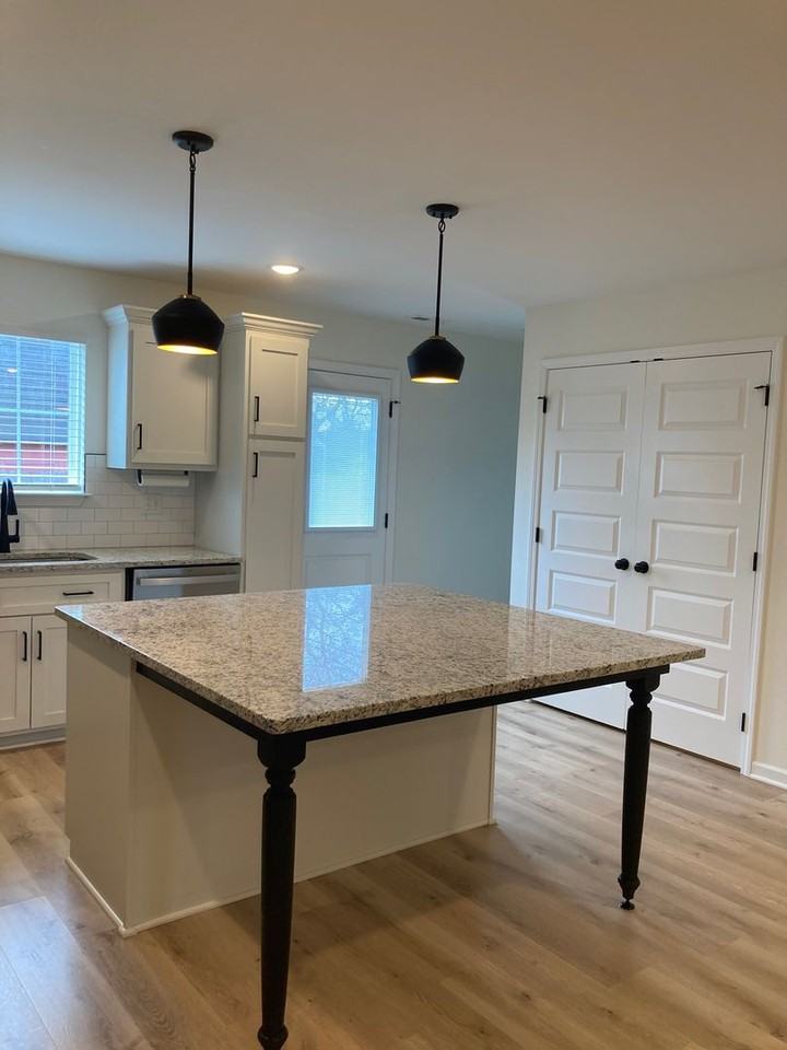 98 Dawn Dr - Photo 3 of 13