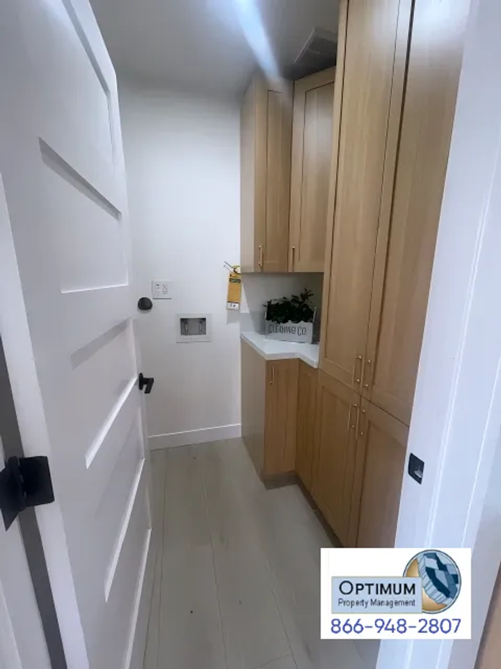 712 E H St - Photo 6 of 18