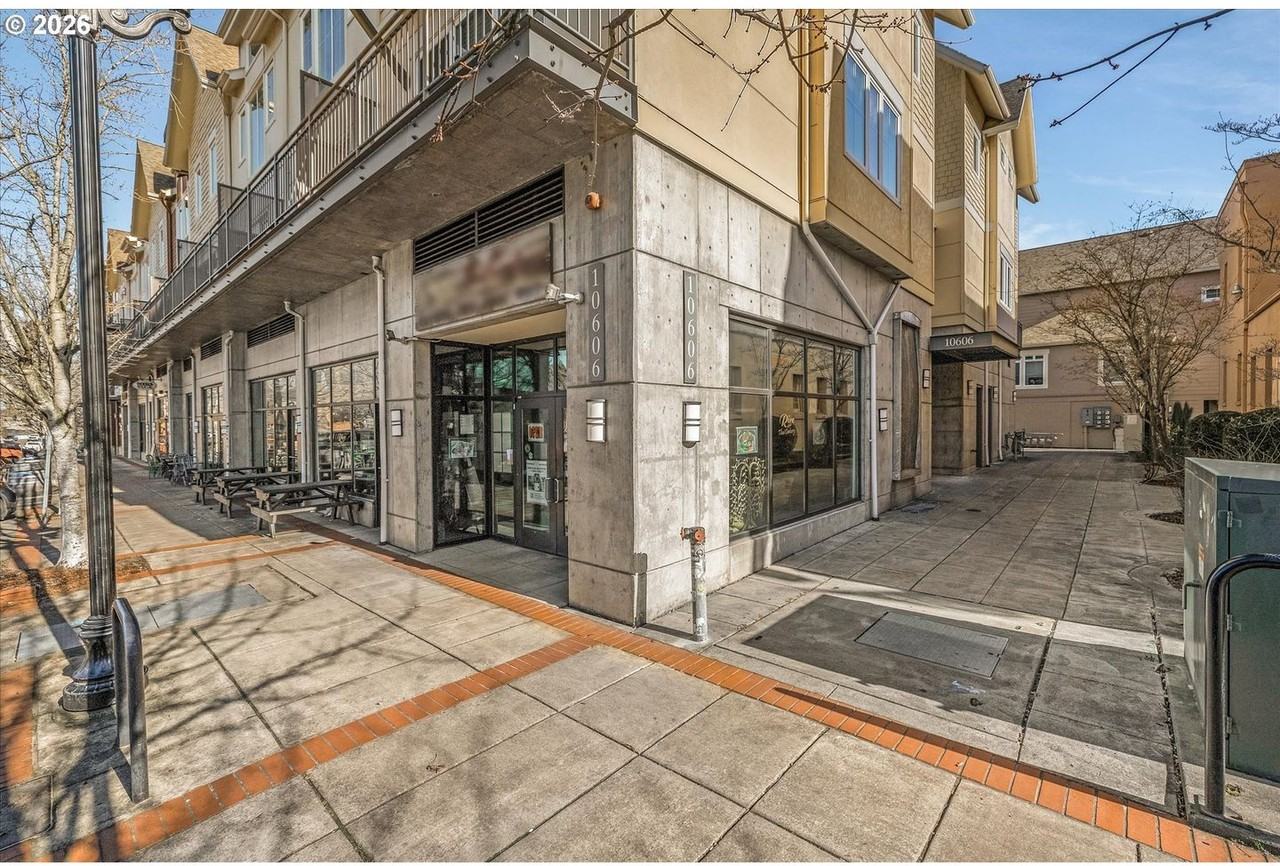 10606 Se Main St - Photo 7 of 44