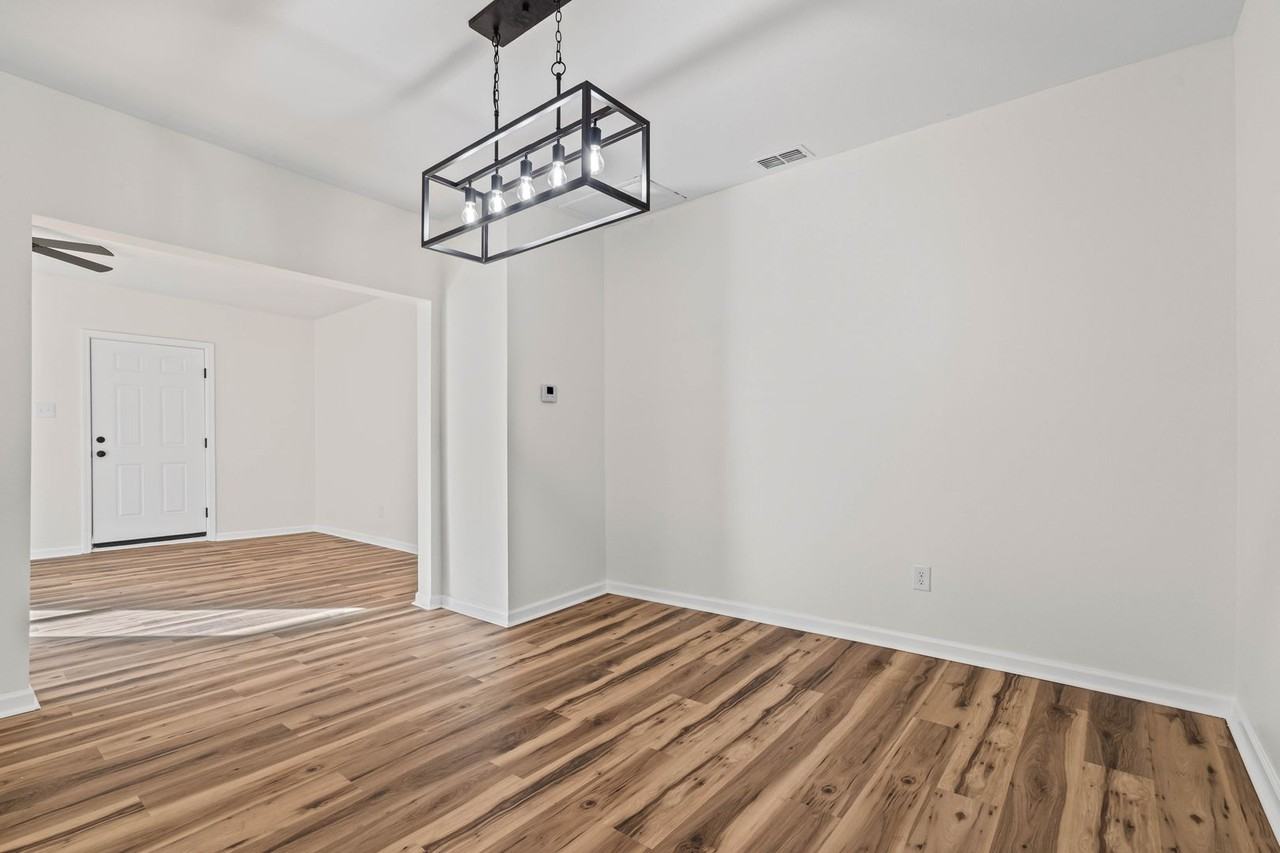 1860 Calmes St - Photo 6 of 14