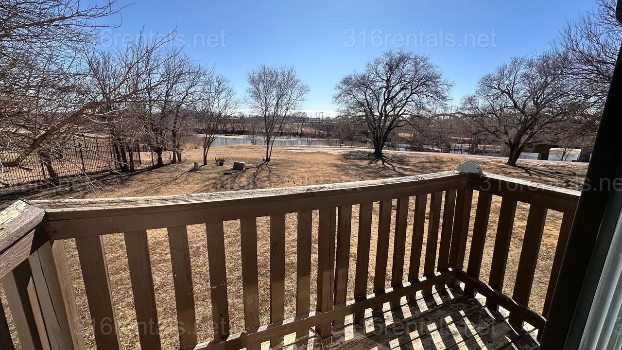 355 E Marion Ct #4 - Photo 3 of 12