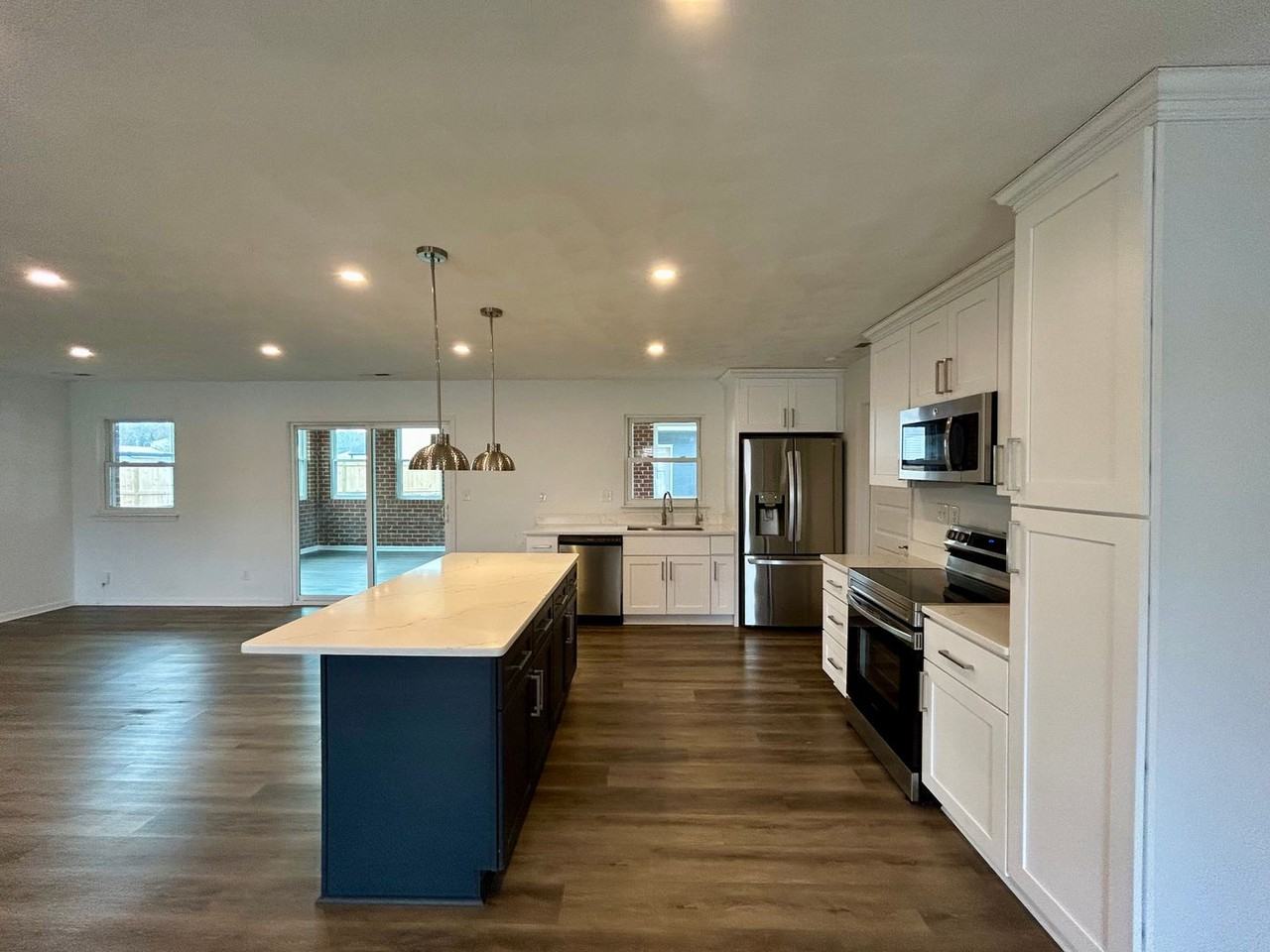 3001 Guenevere Dr - Photo 7 of 31