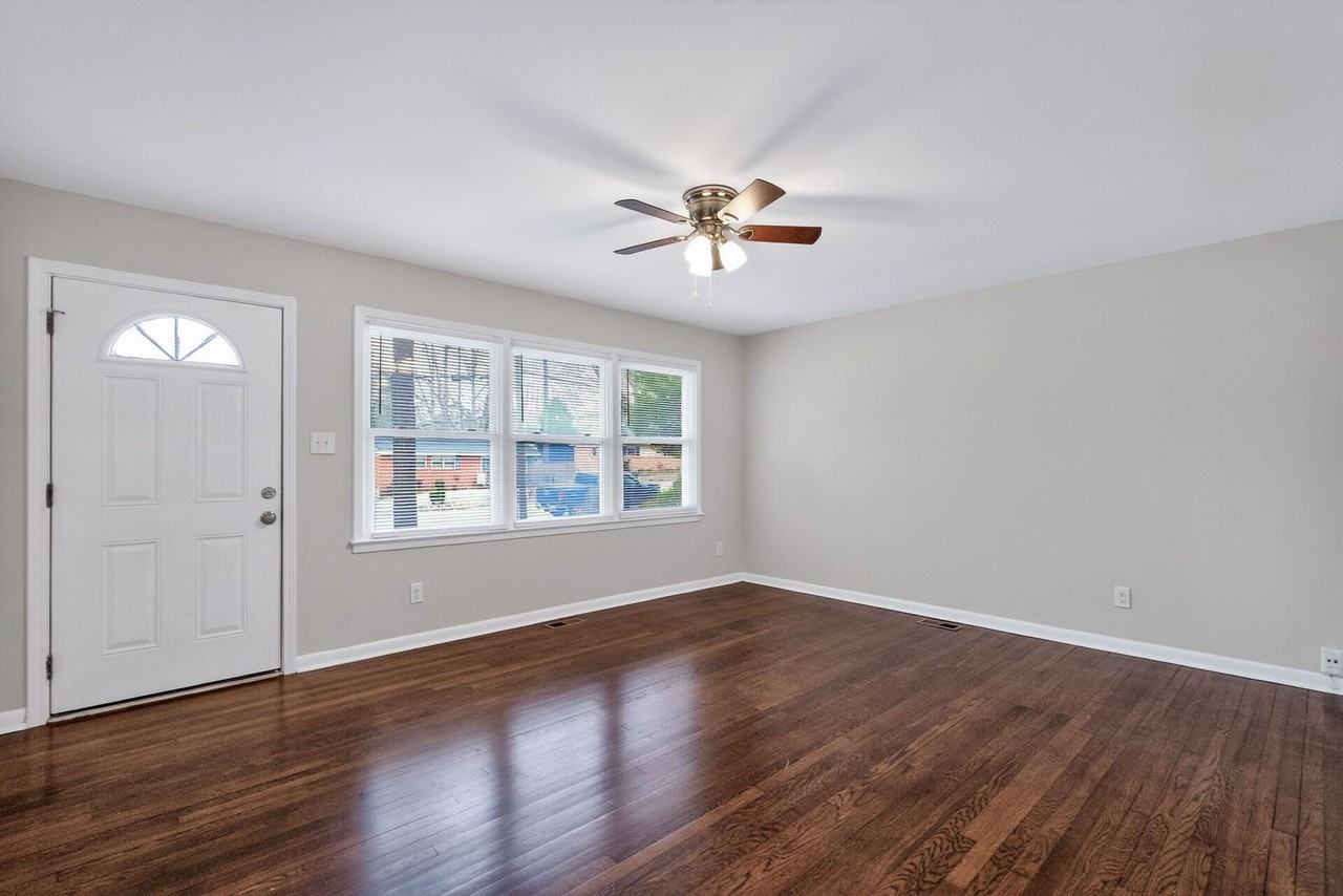 517 Cooper Rd - Photo 6 of 26