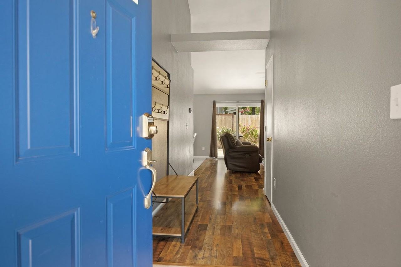 1987 Belgium Ave - Photo 2 of 24