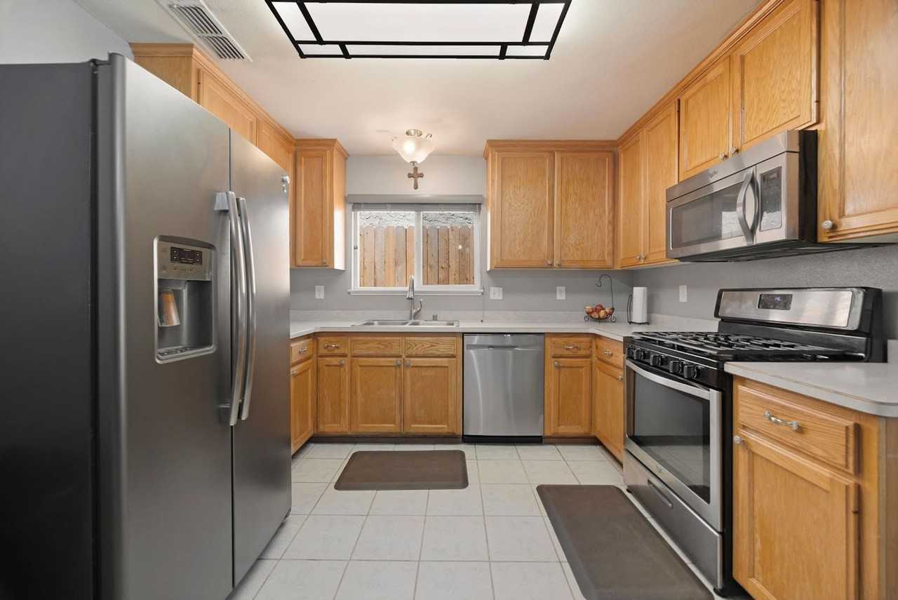 1987 Belgium Ave - Photo 6 of 24