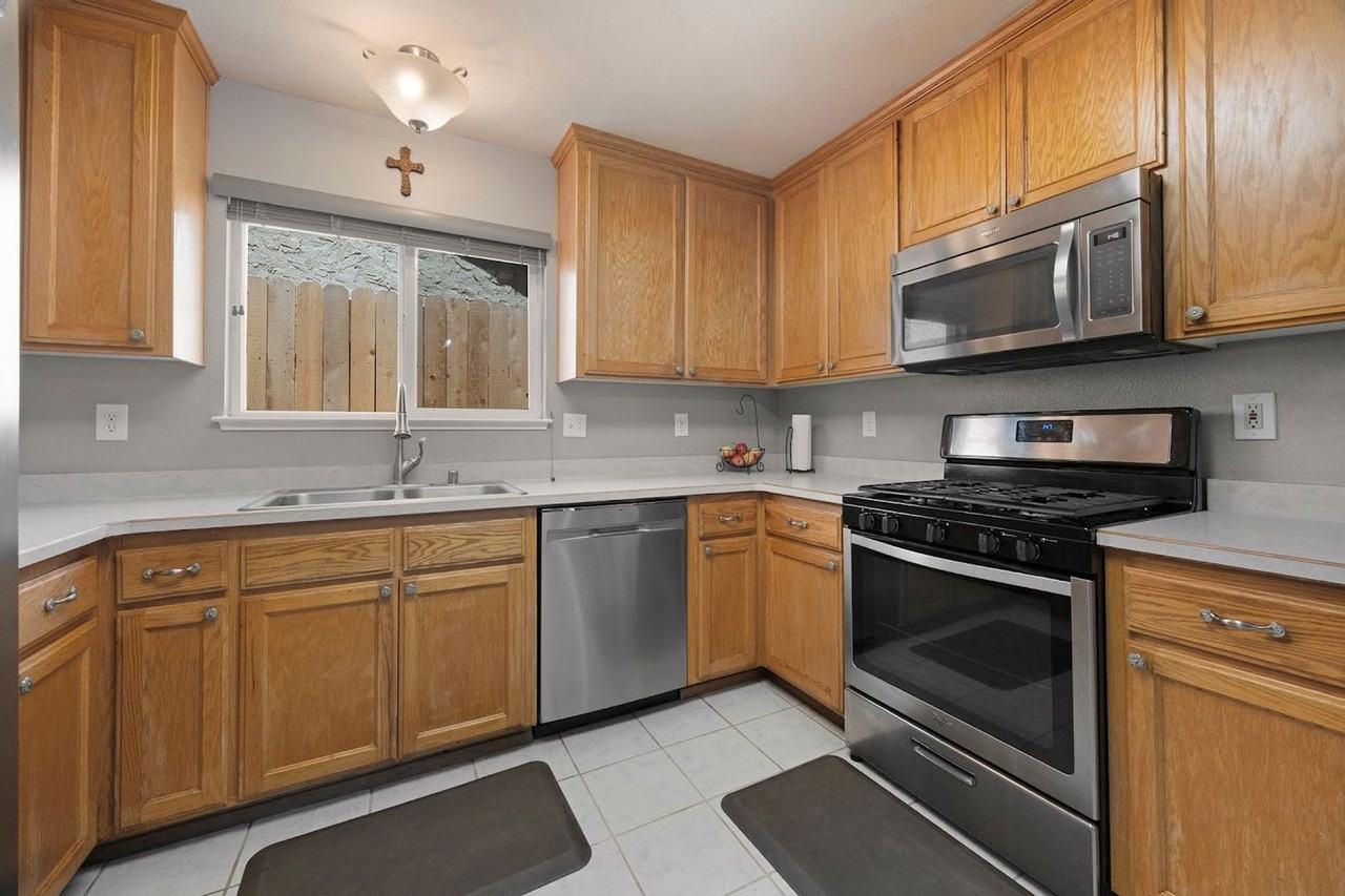 1987 Belgium Ave - Photo 7 of 24