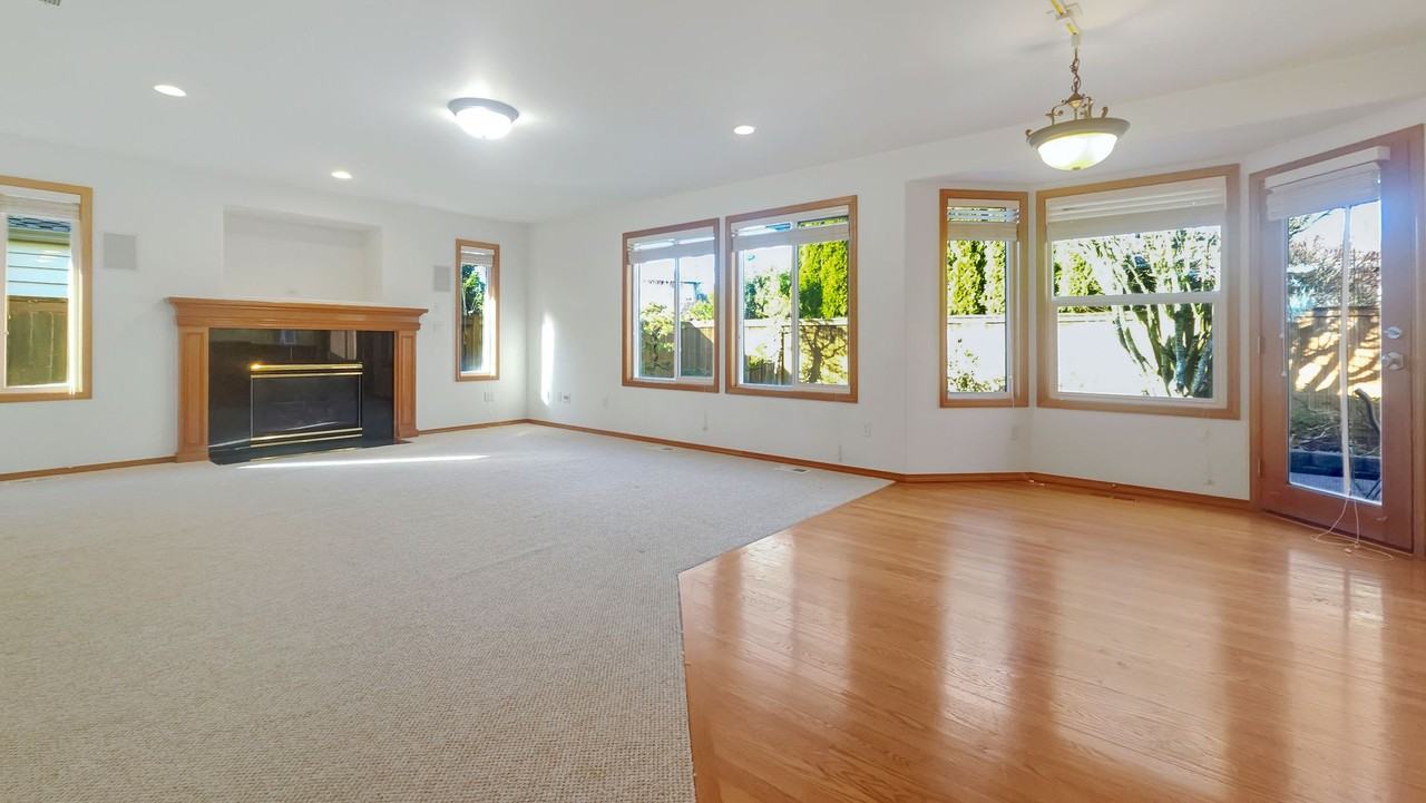 4425 144th St Se - Photo 6 of 31