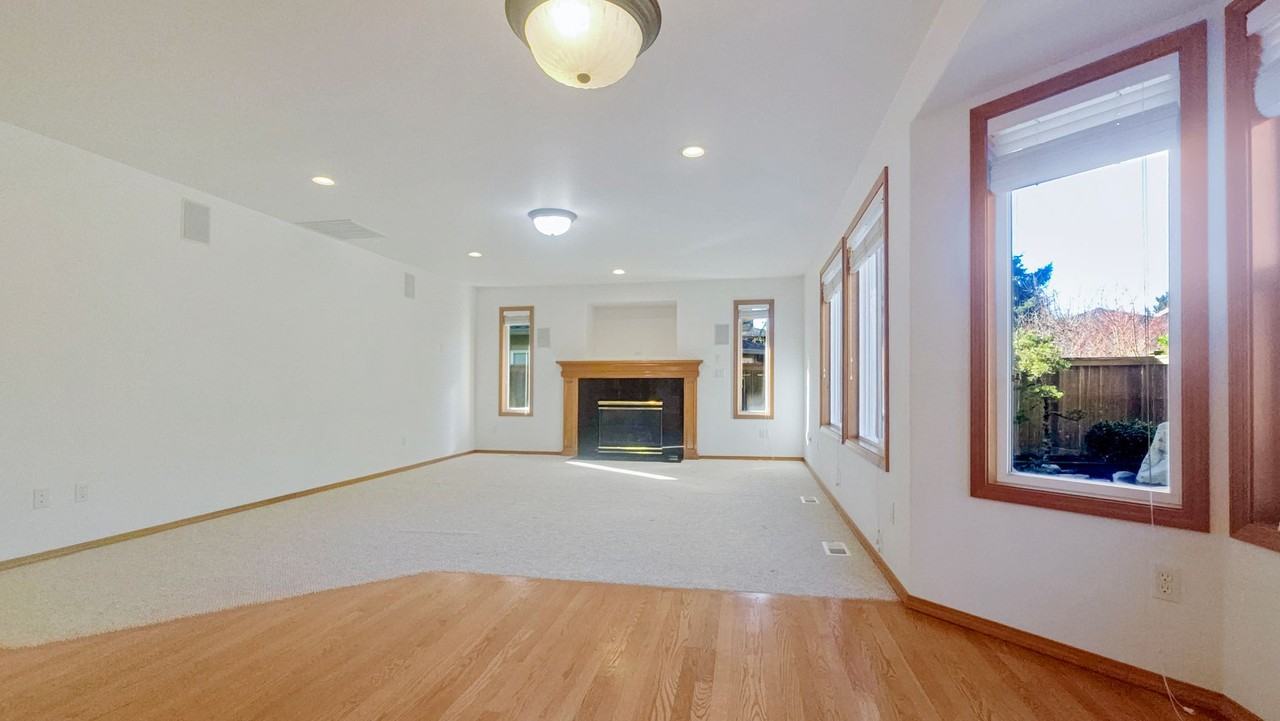 4425 144th St Se - Photo 7 of 31