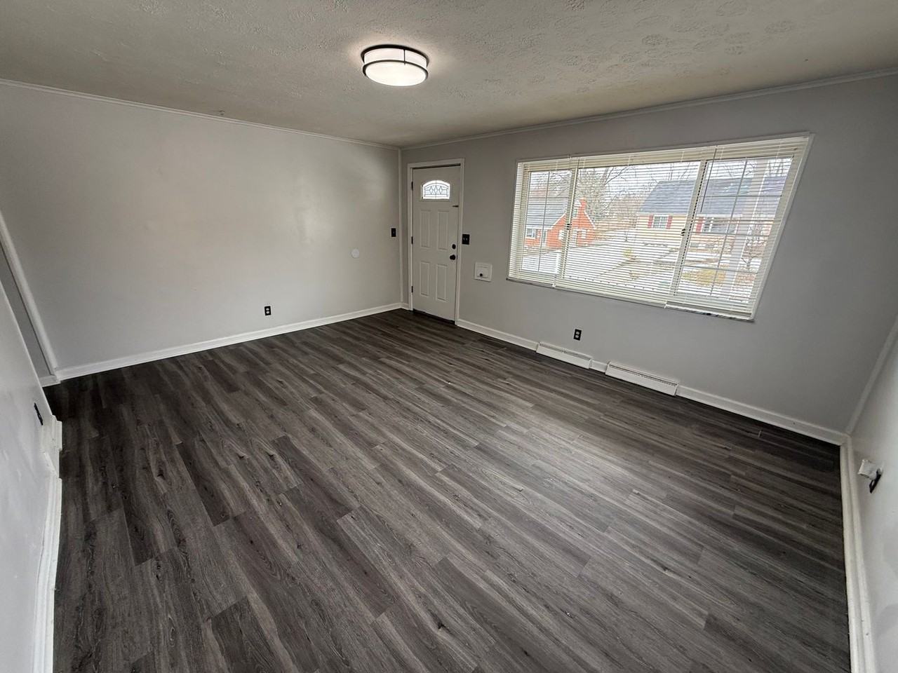 410 Sunaire Ter - Photo 2 of 17