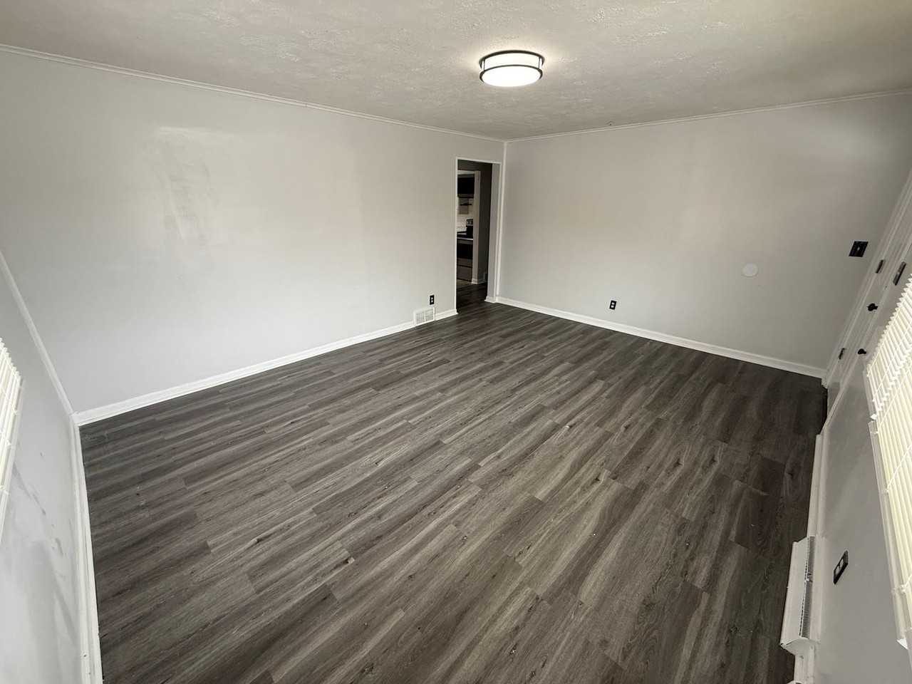 410 Sunaire Ter - Photo 3 of 17