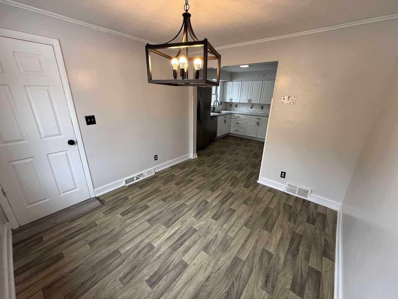 410 Sunaire Ter - Photo 7 of 17