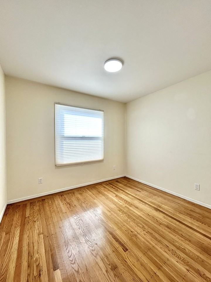 334 Ferndale Ave - Photo 6 of 12