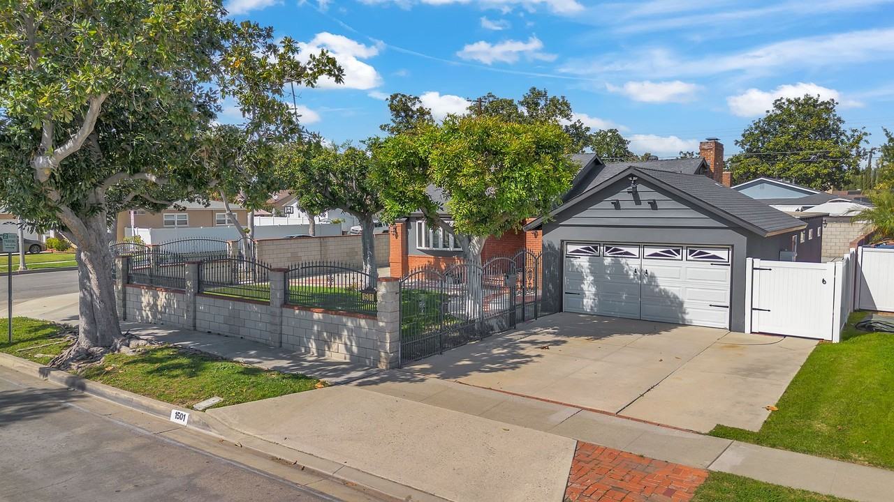 1501 Revere Dr - Photo 2 of 29