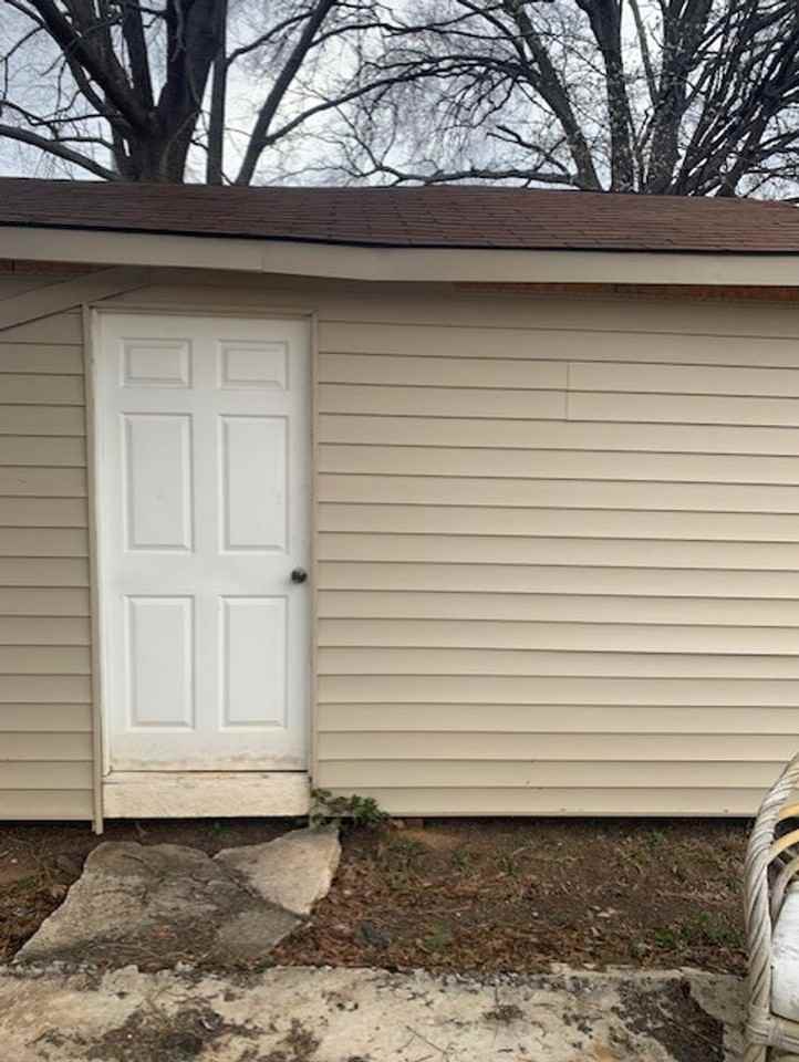 215 Culp St - Photo 3 of 12