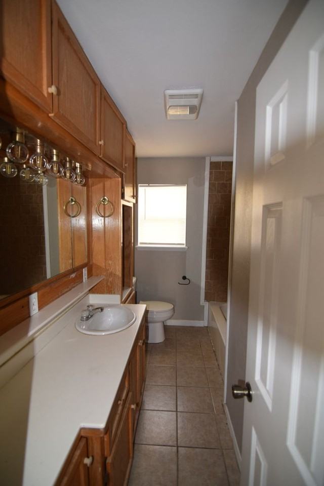 8320 S 35th Ter - Photo 7 of 12