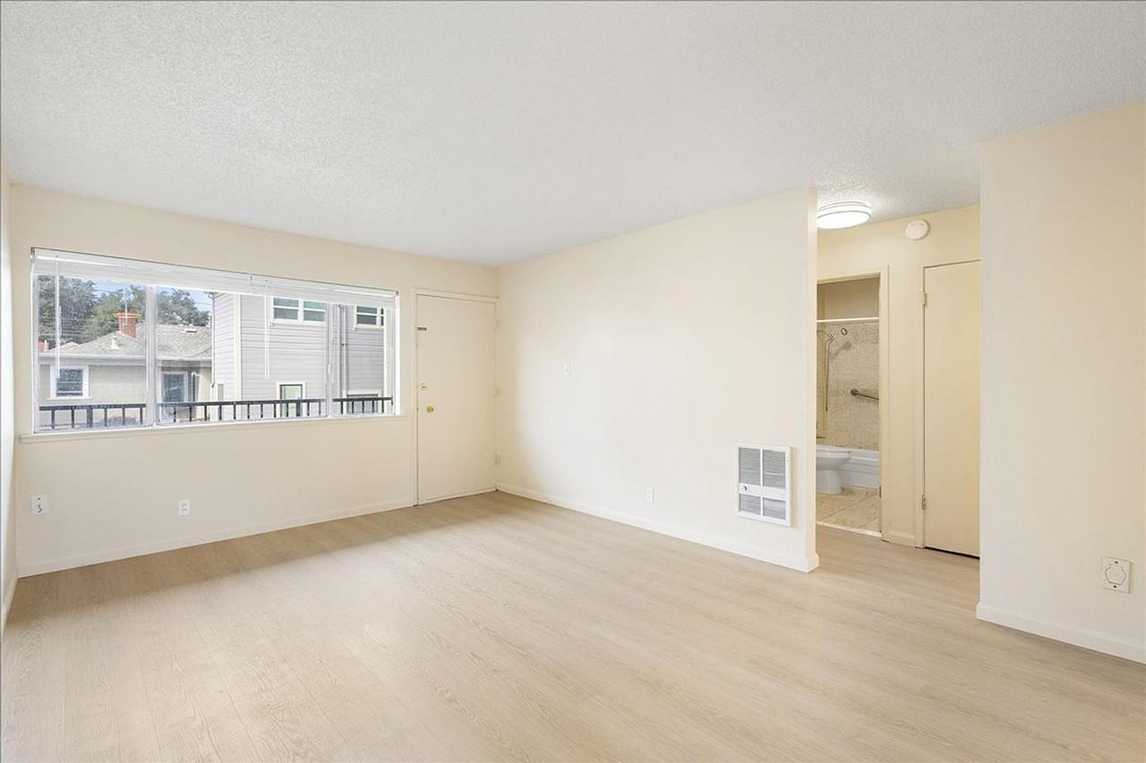 2208 San Antonio Ave #D - Photo 5 of 12