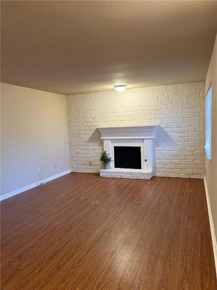 8340 Fathom Cir #103 - Photo 3 of 36