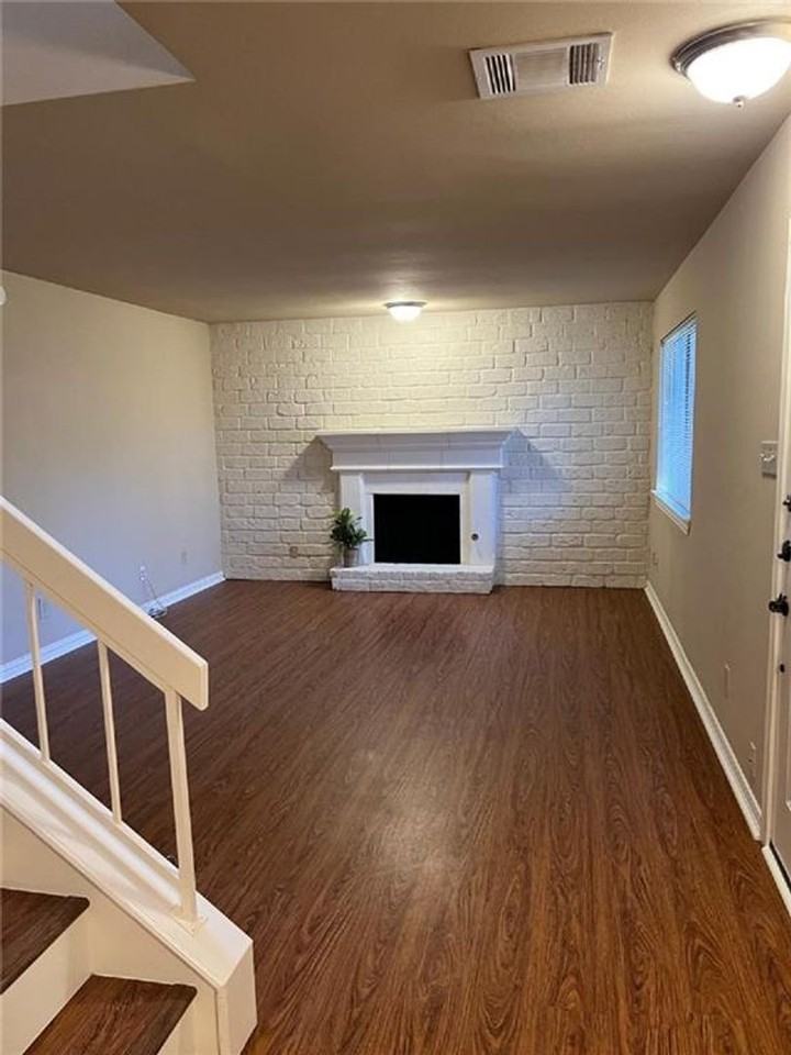 8340 Fathom Cir #103 - Photo 5 of 36