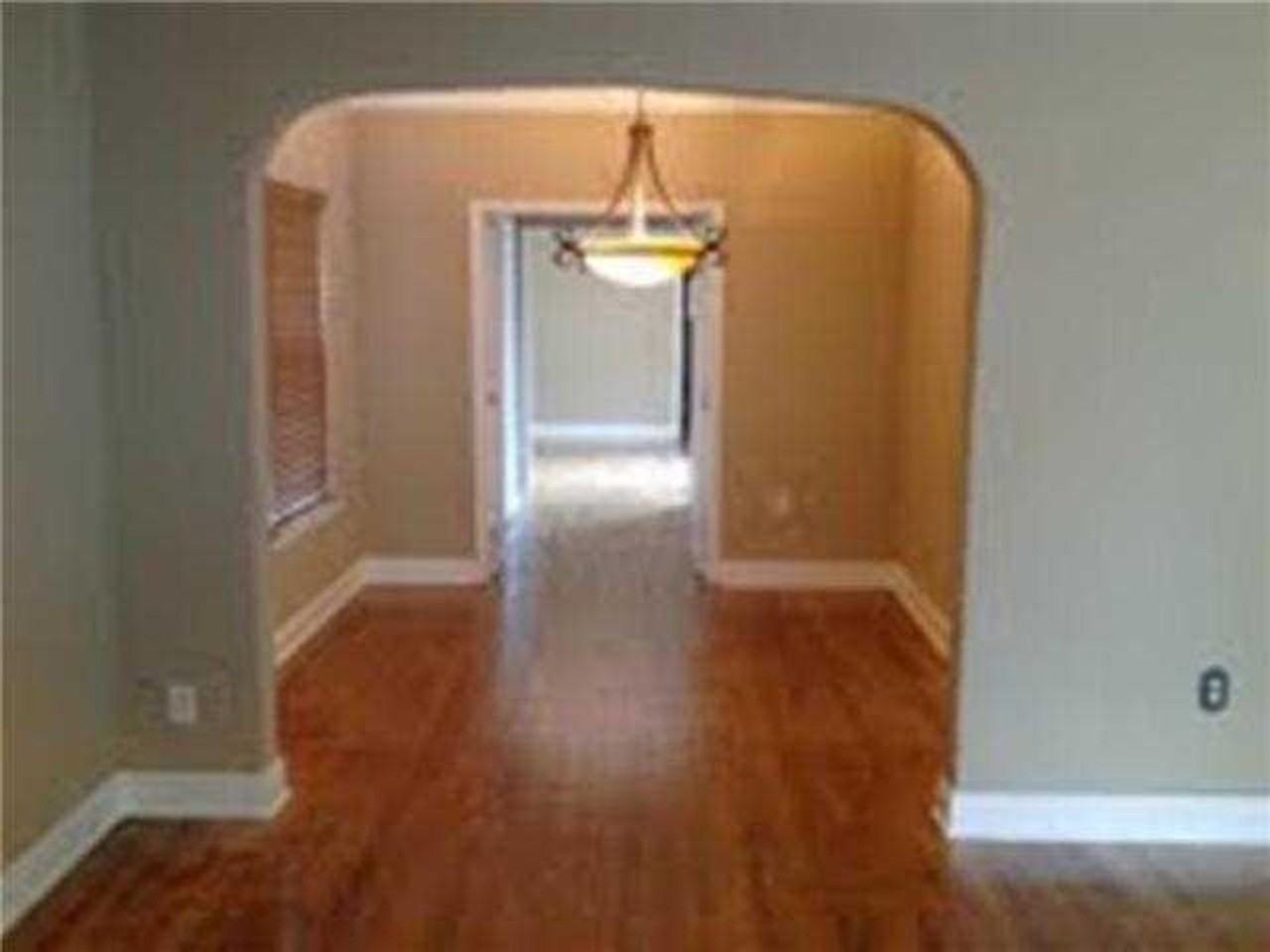 619 37th St - Photo 3 of 10