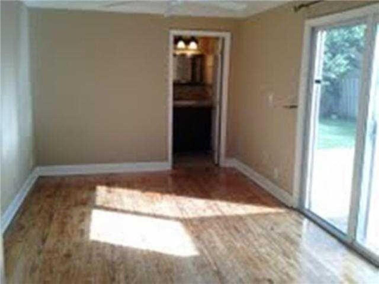 619 37th St - Photo 6 of 10