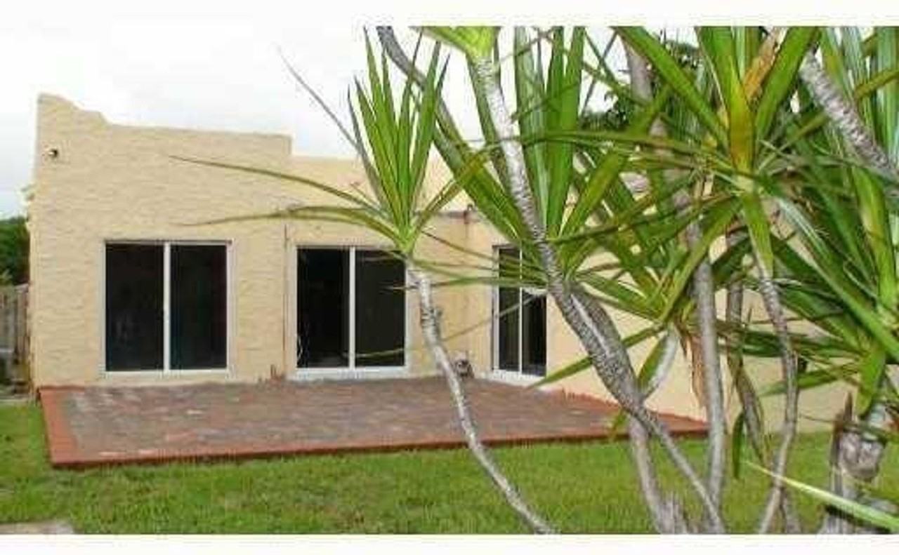 619 37th St - Photo 7 of 10