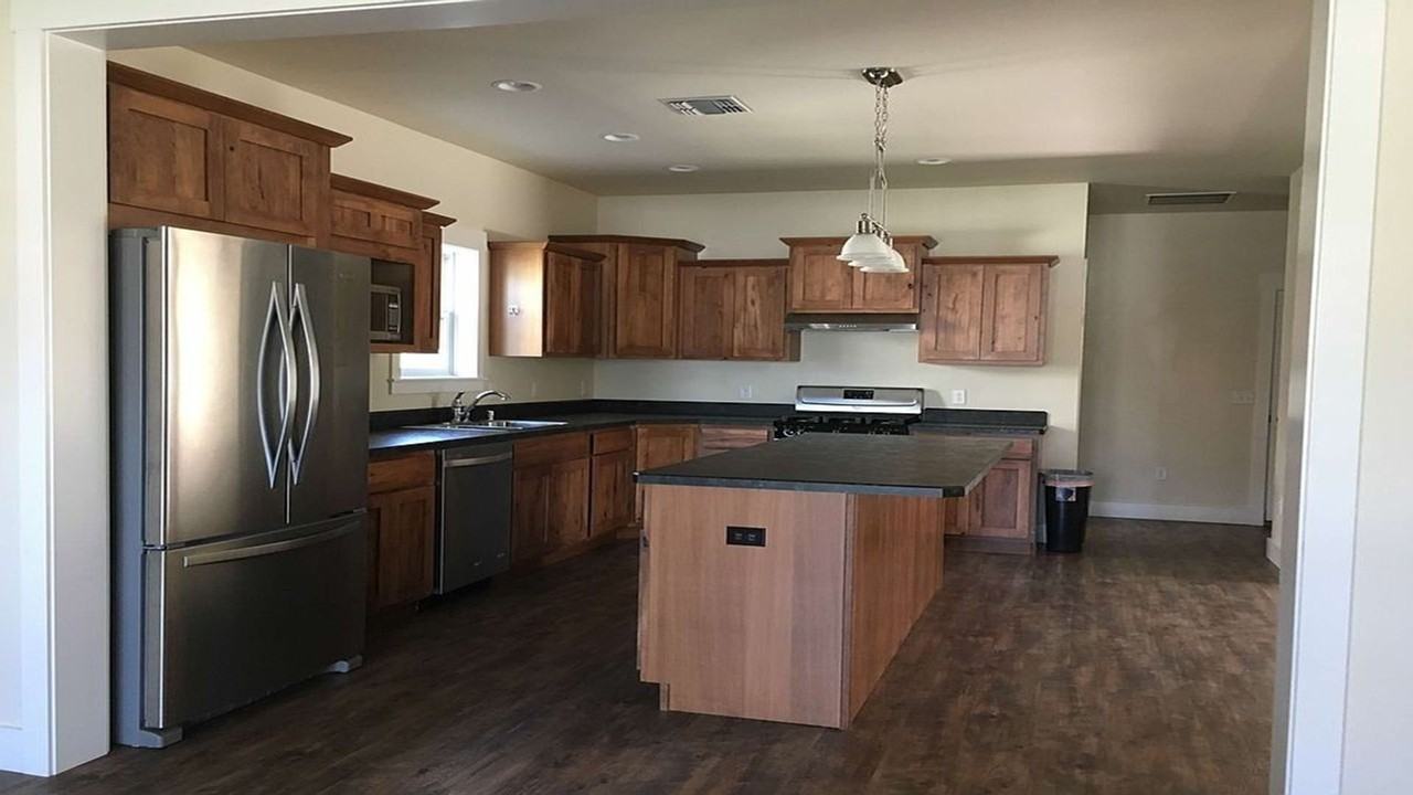 1711 Lone Pine Dr - Photo 2 of 13