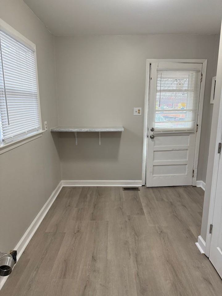 200 Pisgah Church Rd - Photo 3 of 9