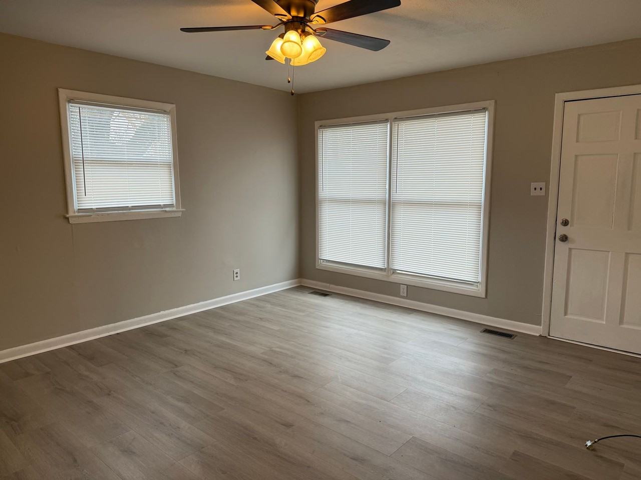 200 Pisgah Church Rd - Photo 4 of 9