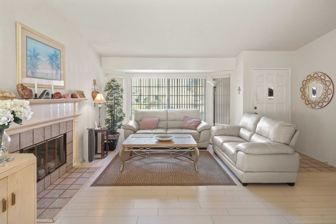 22450 Barcotta Dr - Photo 5 of 30