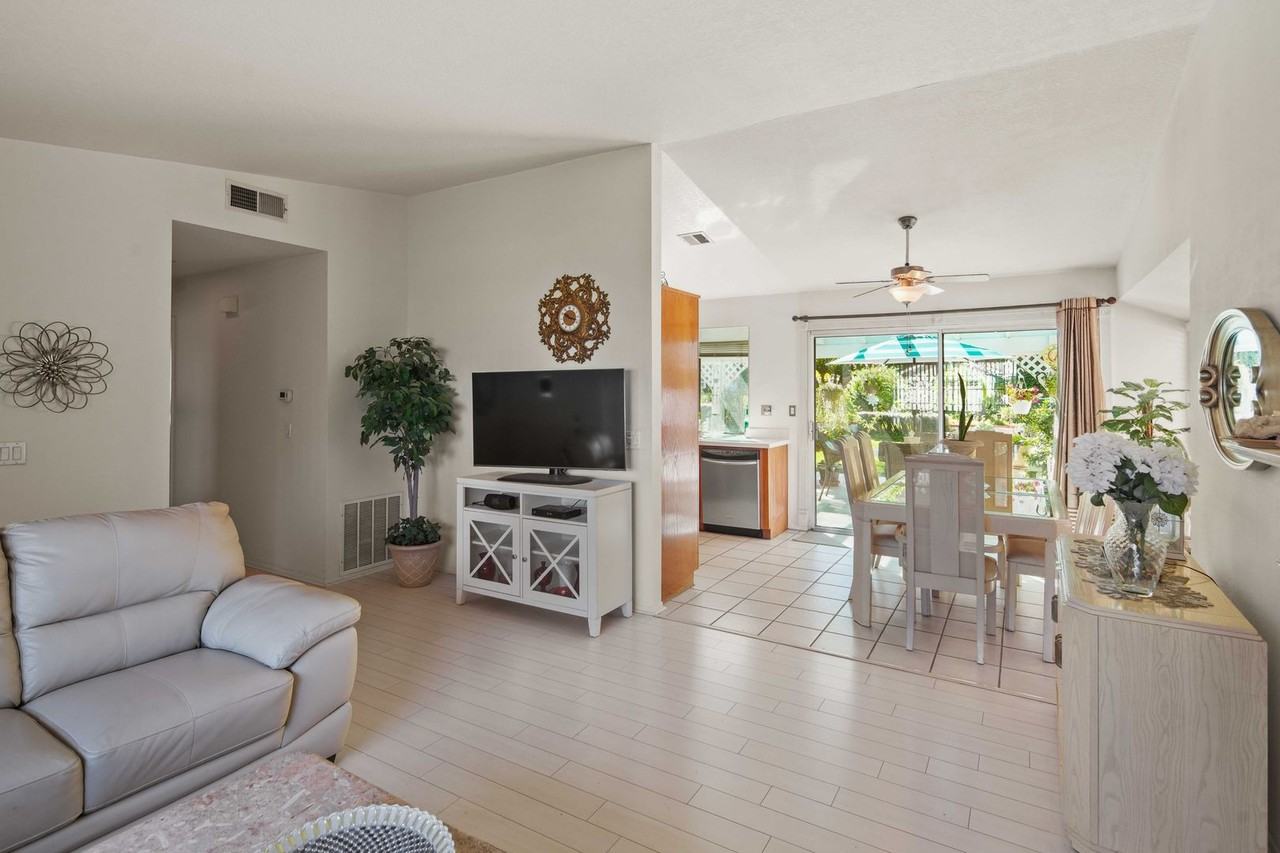 22450 Barcotta Dr - Photo 6 of 30