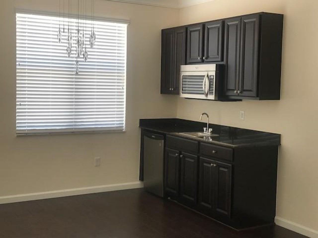 4920 Nw 15th Ave - Photo 2 of 10