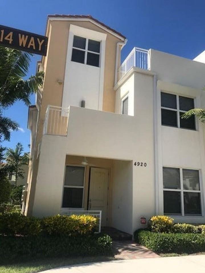 4920 Nw 15th Ave - Photo 4 of 10